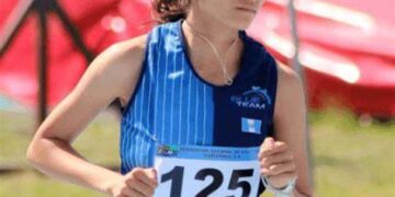 Viviana Aroche récord 10000 metros Blueteam